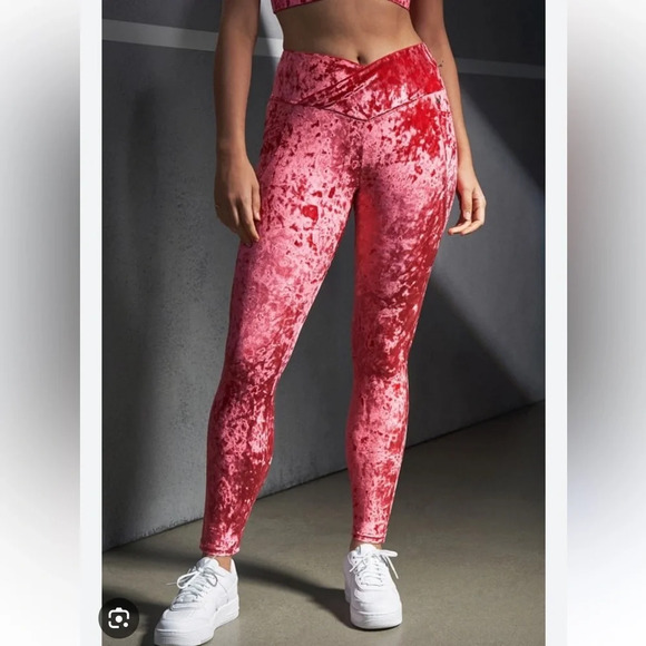 Fabletics High Waisted Crushed Velour Crossover Legging Strawberry Red Med Short - Picture 1 of 12